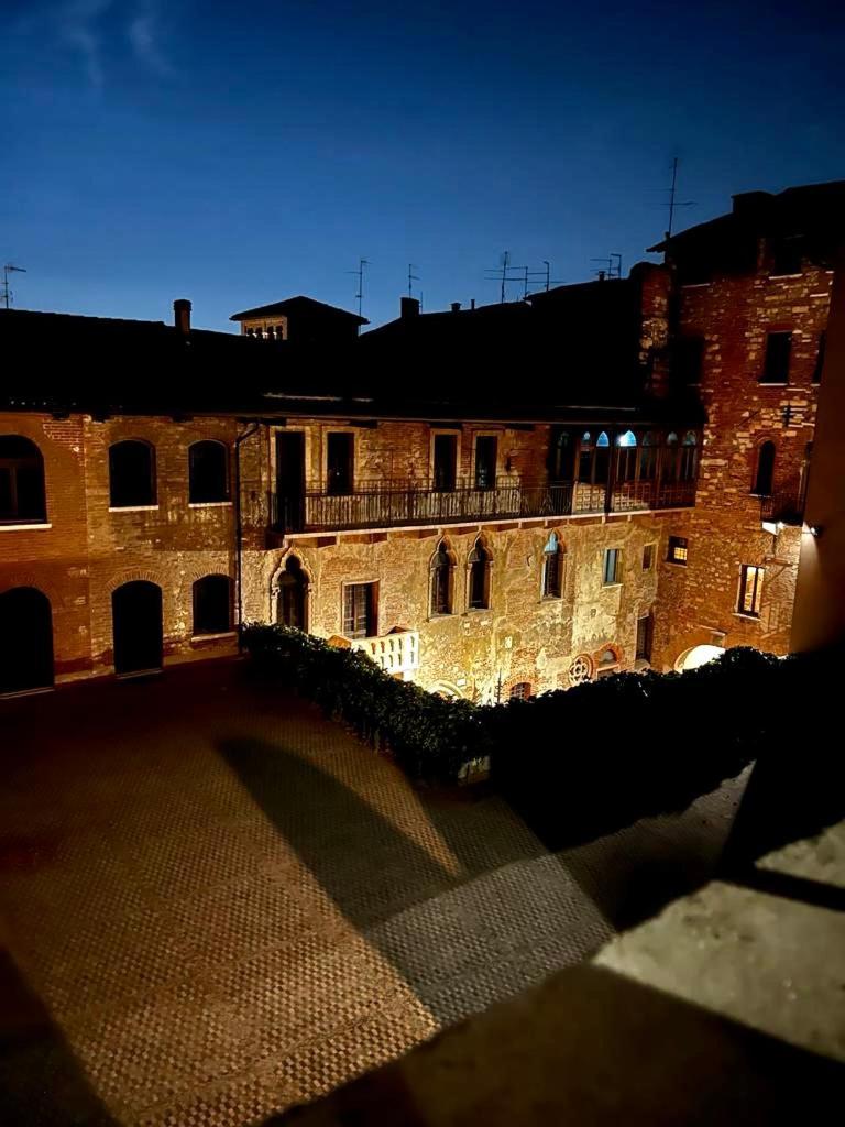 Апартаменты Residenza...Cara Giulietta... Верона Экстерьер фото